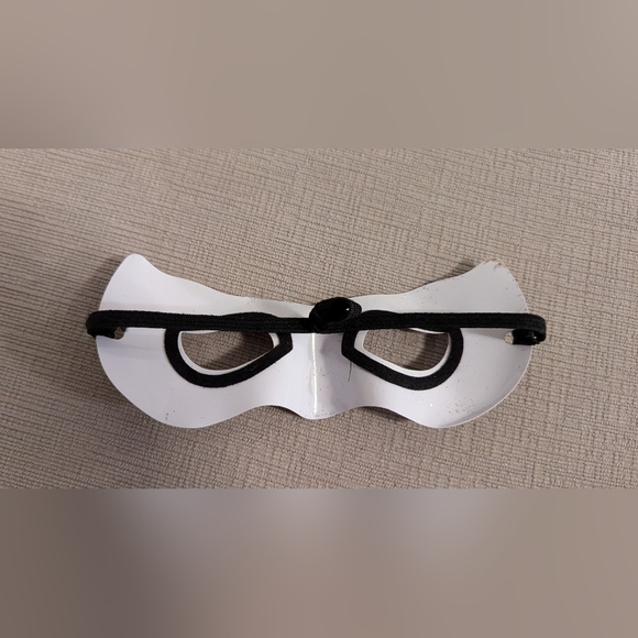 Brand New Gold Leopard Print Mask - Picture 2 of 2